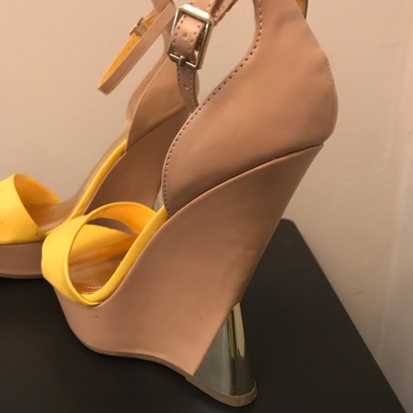 Yellow and Tan Wedge Heels - Picture 3 of 6